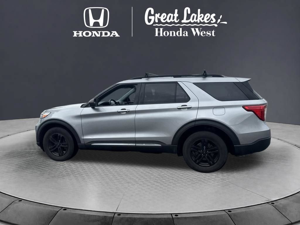 Used 2021 Ford Explorer XLT w/ Equipment Group 202A AWD/4WD image 14