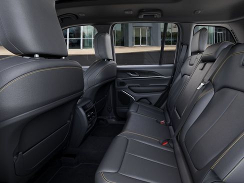 New 2026 Jeep Grand Cherokee Limited AWD/4WD image 23