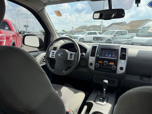 Used 2020 Nissan Frontier SV RWD image 46