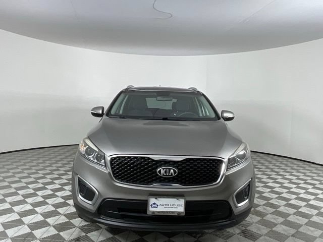 Used 2017 Kia Sorento AWD image 2