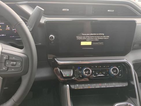 New 2026 GMC Sierra 2500 Denali w/ Denali Reserve Package AWD/4WD image 19
