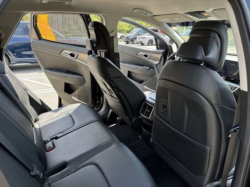 Used 2024 Kia Sportage EX image 34