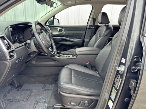 Used 2021 Kia Sorento SX image 16