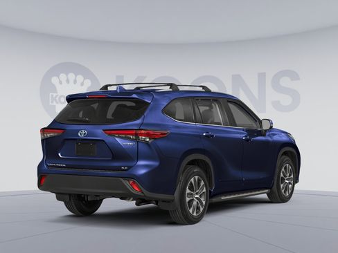 New 2026 Toyota Highlander XLE AWD/4WD image 2