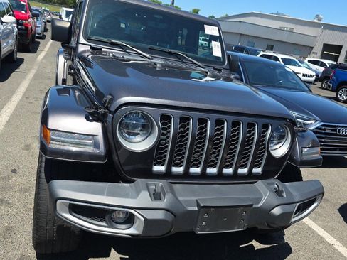 Used 2021 Jeep Wrangler Unlimited Sahara w/ Cold Weather Group AWD/4WD image 3