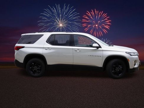 Certified 2022 Chevrolet Traverse LT w/ Midnight/Sport Edition AWD/4WD image 3
