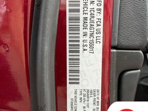Used 2022 Jeep Grand Cherokee Laredo X RWD image 28