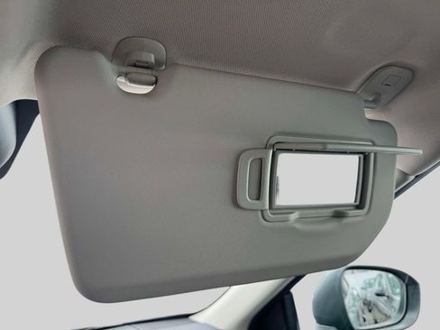 Used 2025 Nissan Rogue S FWD image 30