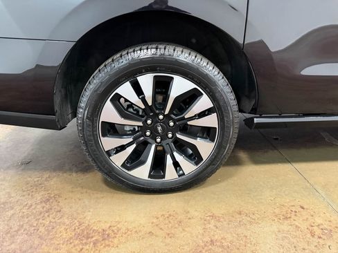 Used 2025 Ford Expedition Max Platinum w/ Driver's Package AWD/4WD image 92