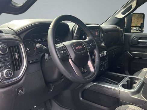 Used 2023 GMC Sierra 2500 AT4 w/ AT4 Preferred Package AWD/4WD image 15