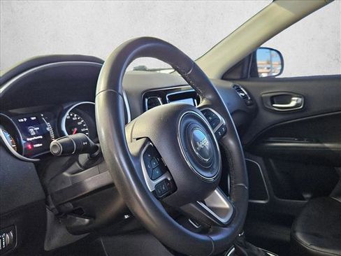 Used 2021 Jeep Compass Latitude image 9