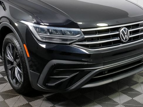 Certified 2023 Volkswagen Tiguan SE FWD image 38