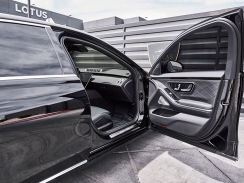 Used 2025 Mercedes-Benz S 580 4MATIC Sedan image 22