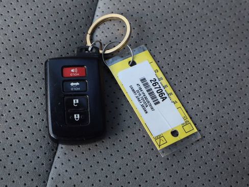 Used 2016 Toyota Camry XSE w/ Advanced Technology Package FWD image 31