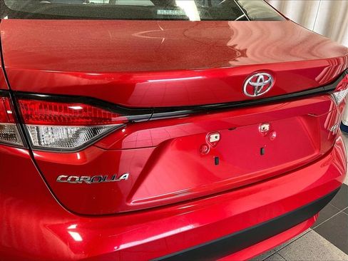 Used 2020 Toyota Corolla LE FWD image 27