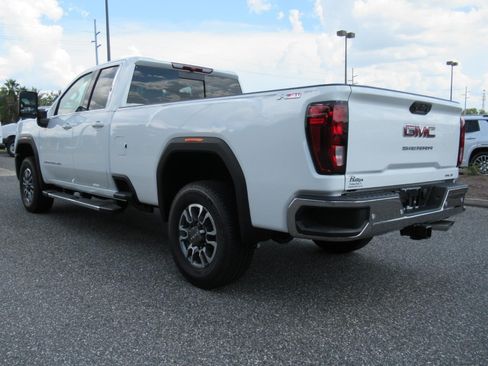 New 2026 GMC Sierra 2500 SLE w/ SLE Value Package; AWD/4WD image 5