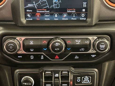 Used 2023 Jeep Gladiator Mojave w/ Trailer Tow Package AWD/4WD image 15