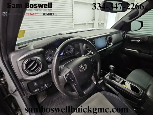 Used 2021 Toyota Tacoma TRD Off-Road w/ Technology Package AWD/4WD image 11