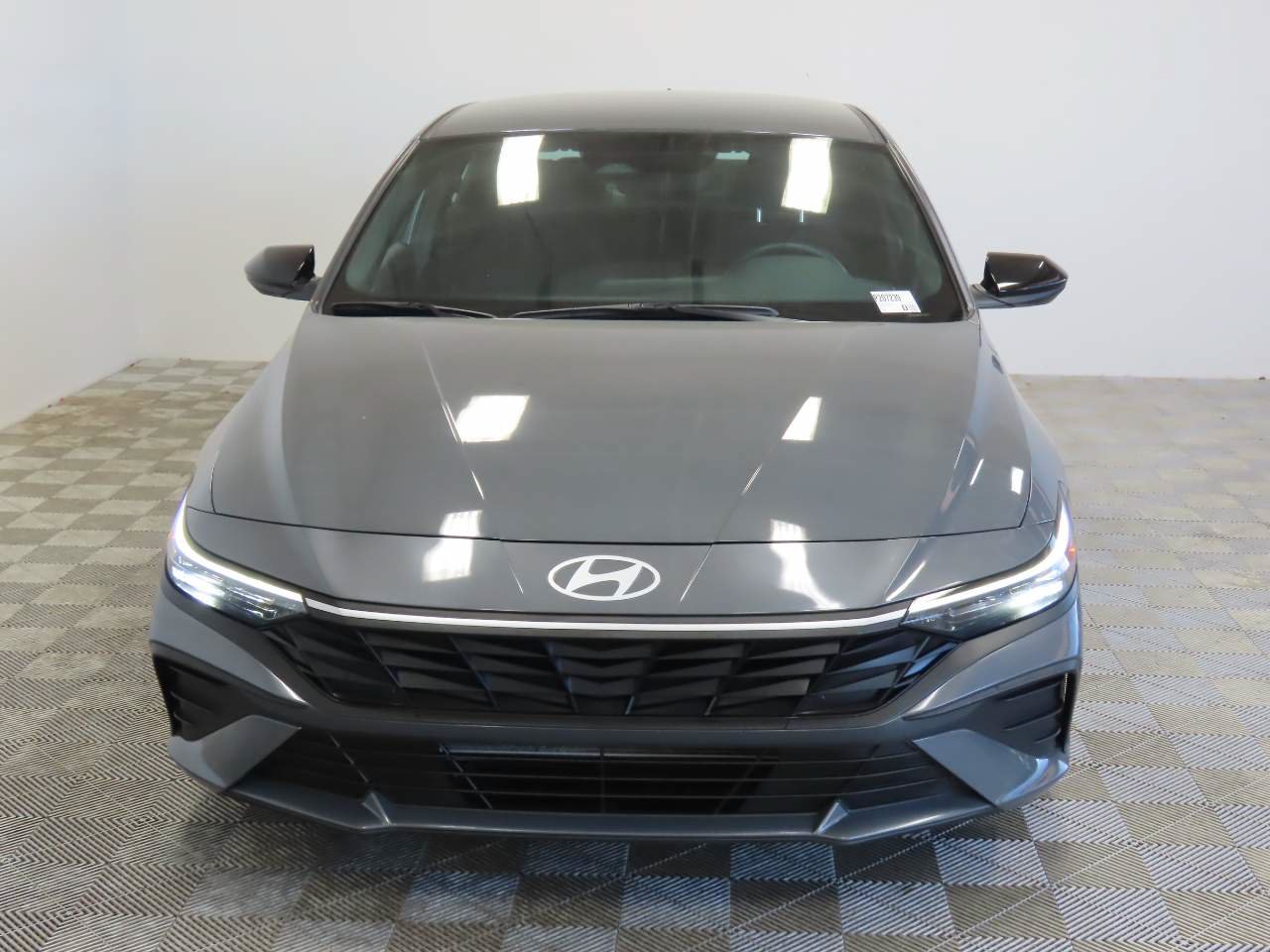 Used 2026 Hyundai Elantra Sport FWD image 2