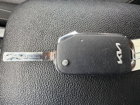 Used 2024 Kia Forte LXS w/ LXS Technology Package FWD image 32
