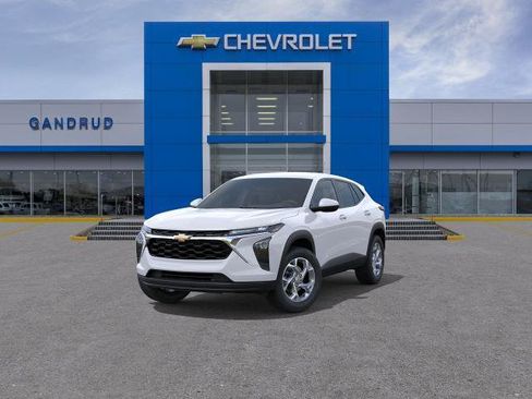 New 2026 Chevrolet Trax LS w/ LS Convenience Package FWD image 32