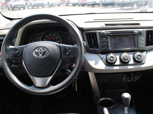Used 2014 Toyota RAV4 LE AWD/4WD image 10