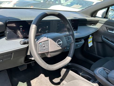 New 2026 Nissan Leaf w/ Illuminated Package FWD image 40