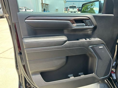 Used 2023 GMC Sierra 1500 SLT w/ SLT Premium Plus Package AWD/4WD image 10