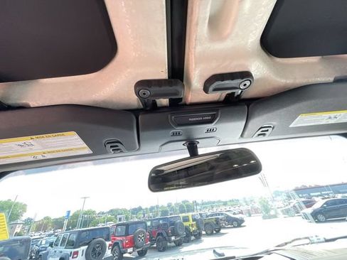 Used 2020 Jeep Wrangler Unlimited Sport S AWD/4WD image 24