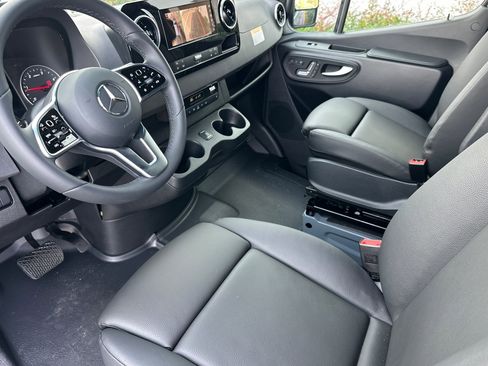 New 2024 Mercedes-Benz Sprinter 2500 image 10
