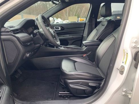 Used 2023 Jeep Compass Altitude image 37