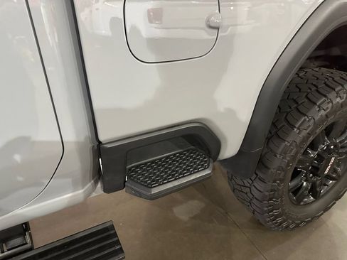 Used 2024 GMC Sierra 2500 AT4 w/ AT4 Premium Plus Package AWD/4WD image 37