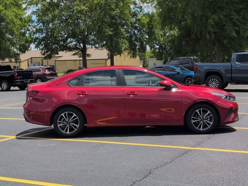 Used 2024 Kia Forte LXS FWD image 7
