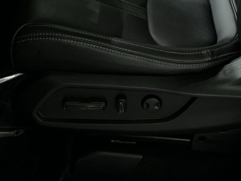 Used 2025 Honda Pilot Touring image 19