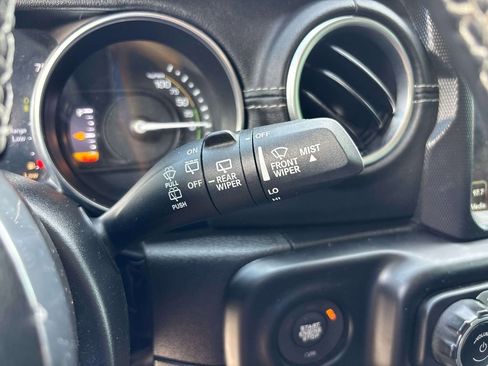 Used 2023 Jeep Wrangler Unlimited Sahara w/ Cold Weather Group AWD/4WD image 27