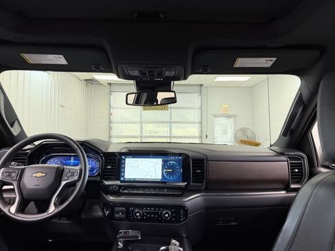Used 2024 Chevrolet Silverado 1500 High Country w/ High Country Premium Package AWD/4WD image 29