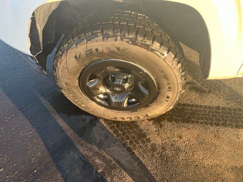 Used 2021 Toyota Tacoma SR5 image 32