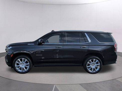 Used 2022 Chevrolet Tahoe High Country AWD/4WD image 2