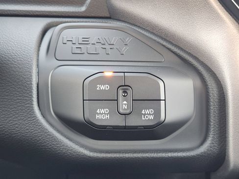 New 2026 RAM 2500 Laramie AWD/4WD image 18