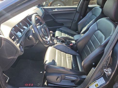 Used 2019 Volkswagen GTI SE image 21