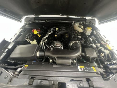 Used 2023 Jeep Gladiator Sport AWD/4WD image 25