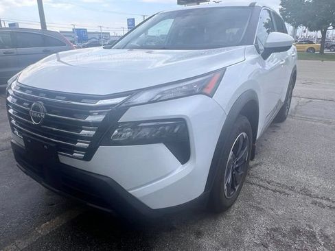 Used 2025 Nissan Rogue SV AWD/4WD image 1