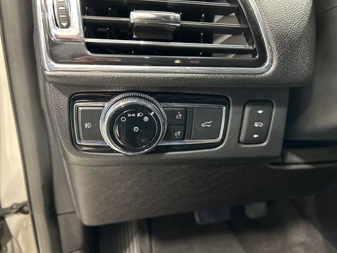 Used 2021 Lincoln Navigator Reserve image 11