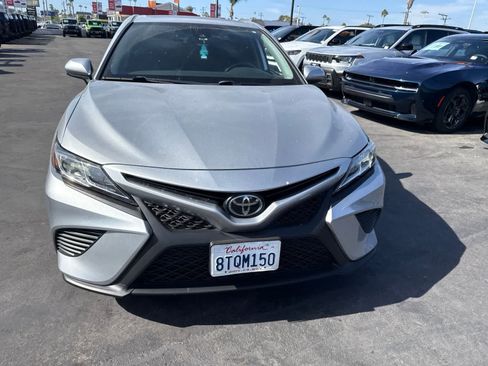 Used 2020 Toyota Camry SE FWD image 7