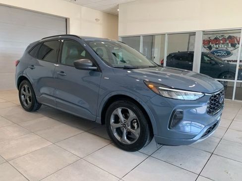 Used 2023 Ford Escape ST-Line FWD image 9