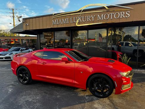 Used 2019 Chevrolet Camaro SS image 3