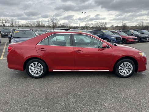 Used 2012 Toyota Camry LE image 3