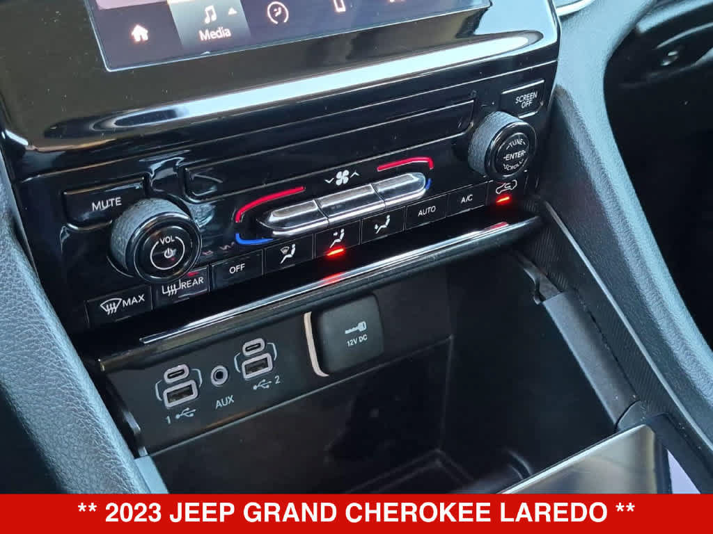 Used 2023 Jeep Grand Cherokee Laredo RWD image 30