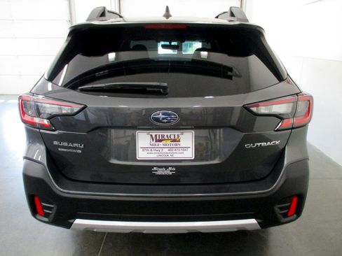 Used 2021 Subaru Outback Limited image 5