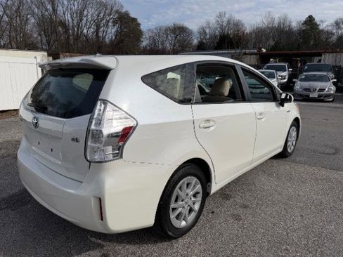 Used 2012 Toyota Prius V Two image 5